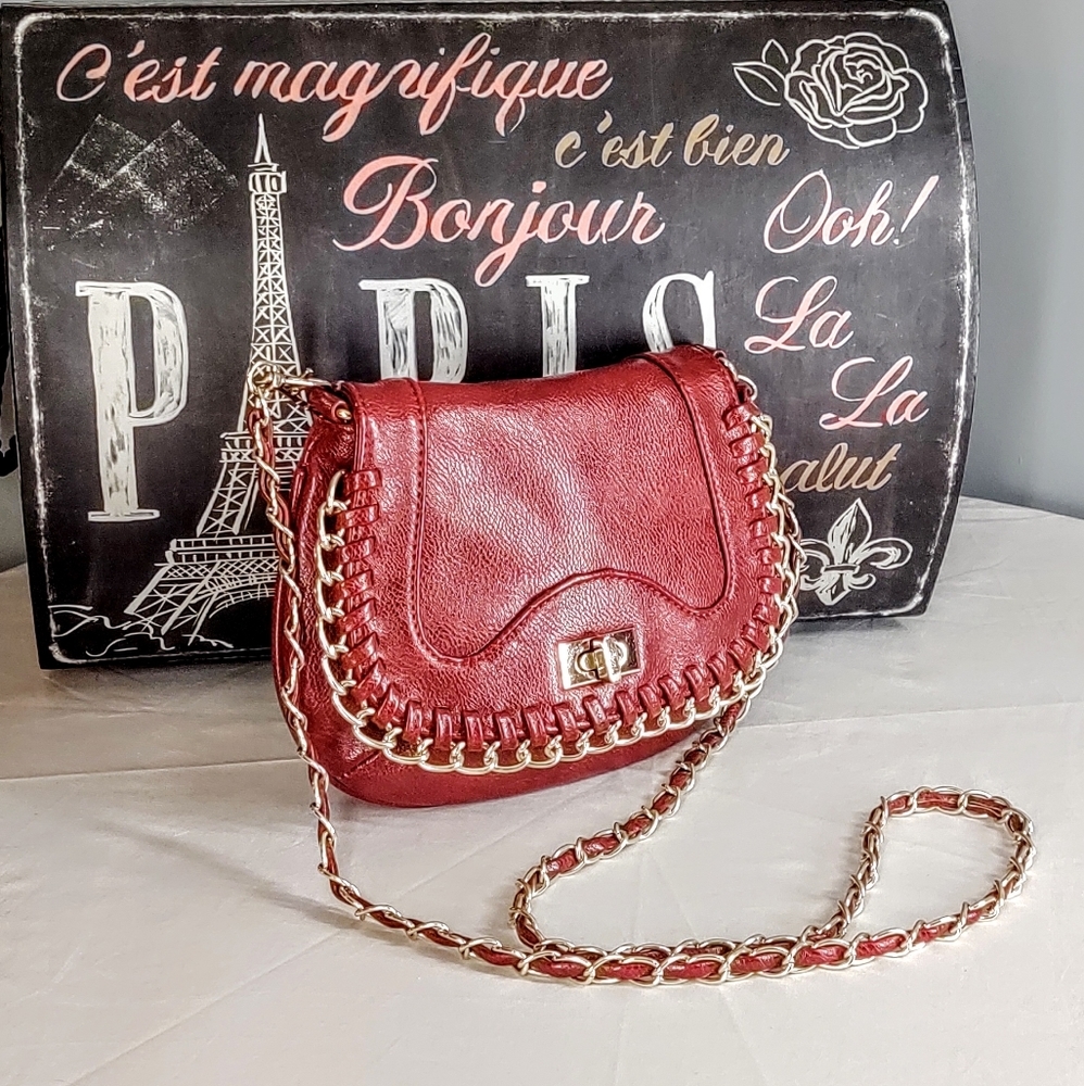 ❣️ADORABLE MIZTIQUE RED CROSSBODY BAG❣️